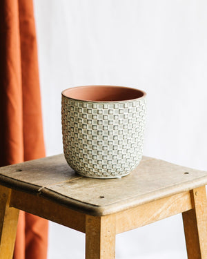 Plant pot - WHITE RELIEF